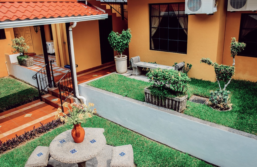 VILLA TERRA HOTEL 46/50