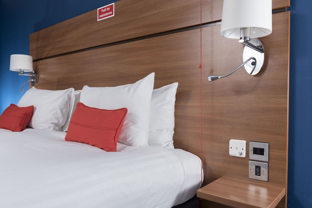 Holiday Inn Express Birmingham - Star City 9/61