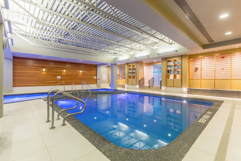 Peaks Hotel & Suites 26/50