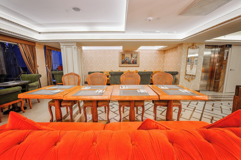 Grand Marcello Hotel & SPA 75/90