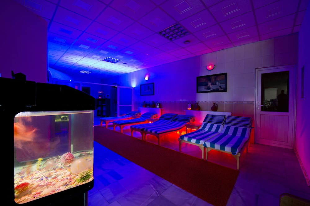 Lara World Hotel 12/34