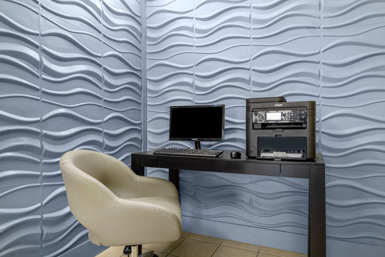 Days Inn & Suites by Wyndham Fort Bragg/Cross Creek Mall 32/41