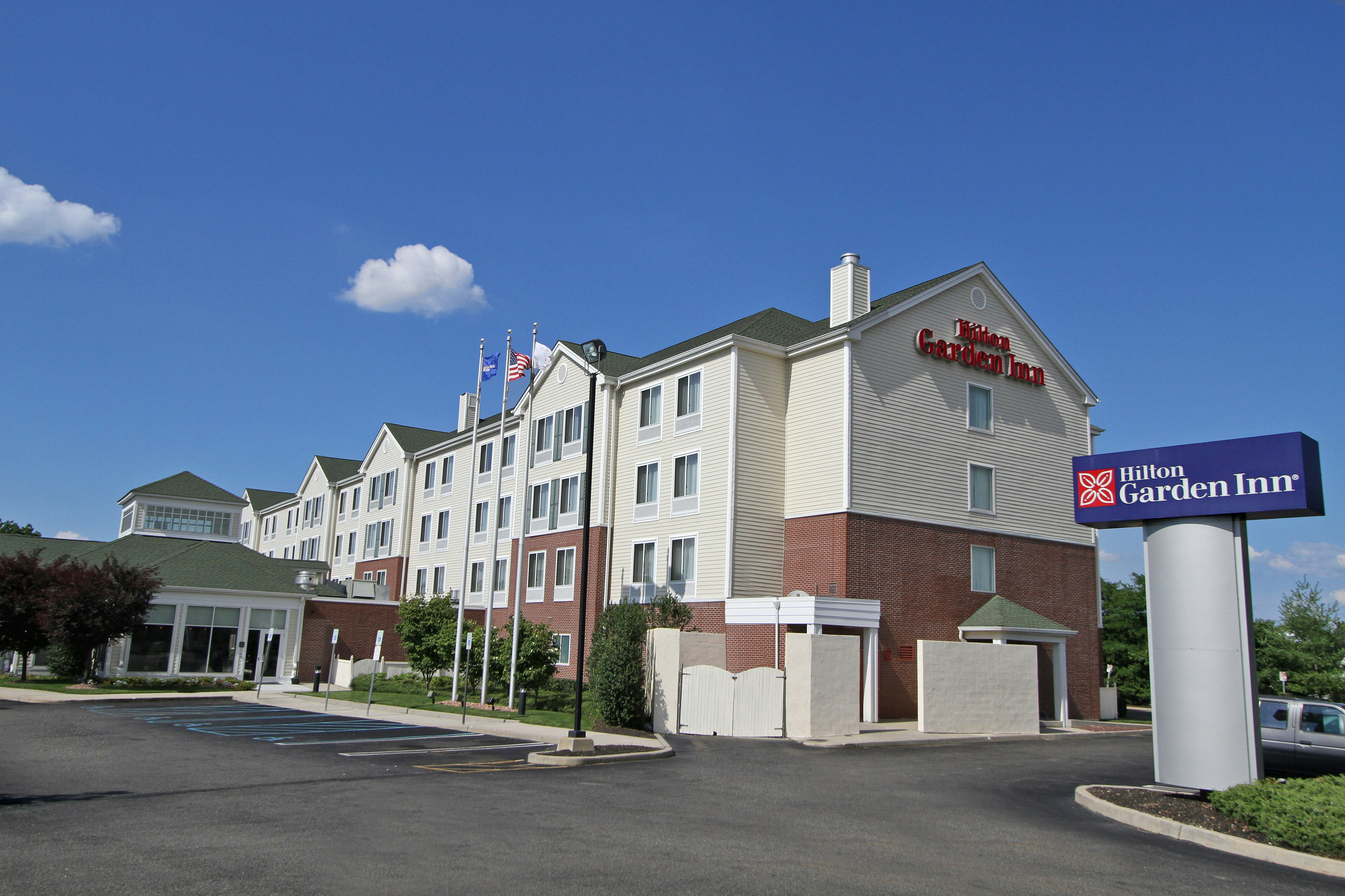 Hilton Garden Inn Westbury 22/25