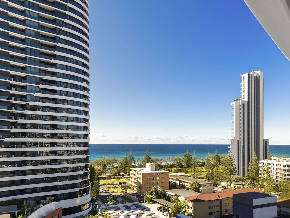 Peppers Broadbeach 6/68