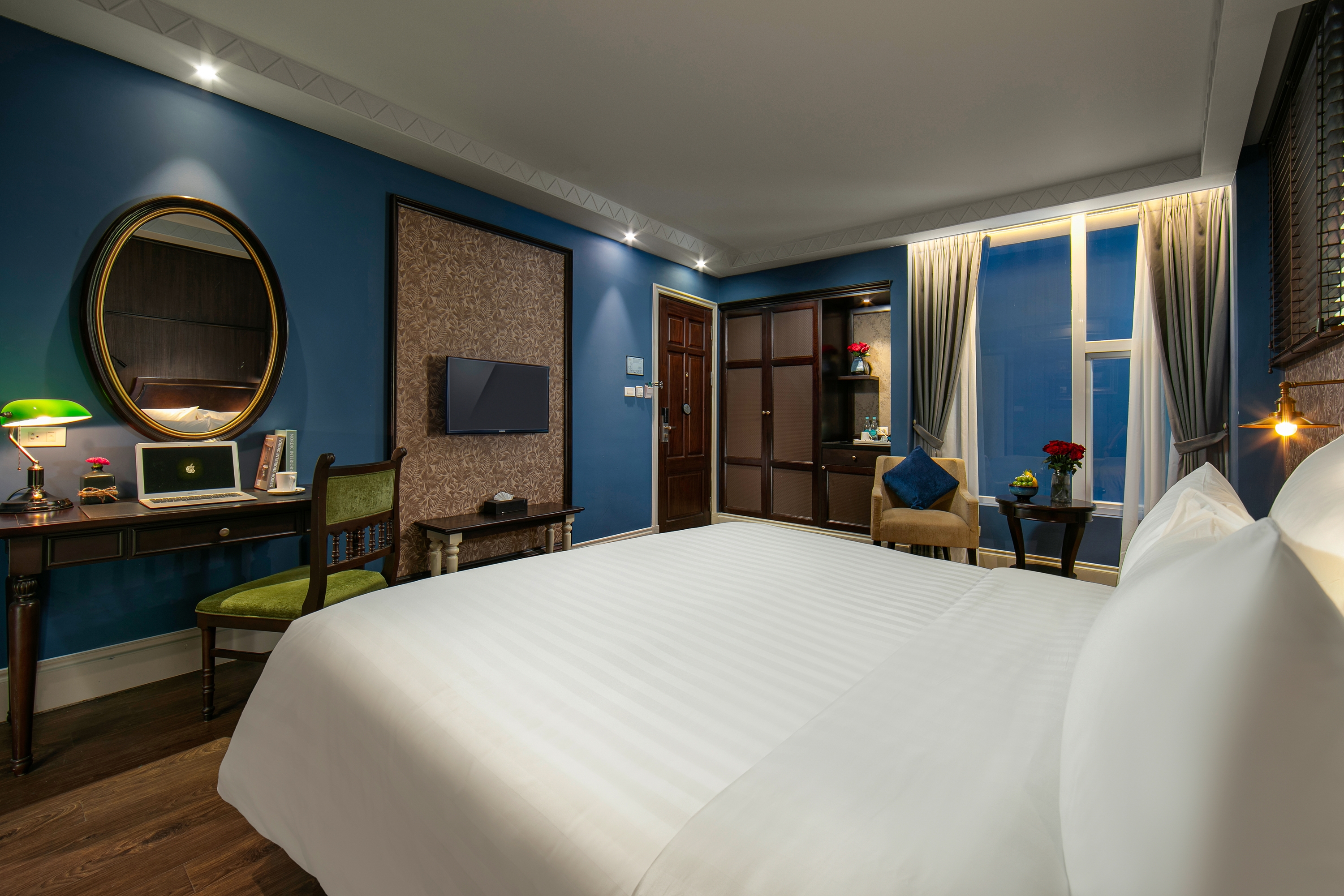 Collection, Double Bed, Exterior Wing