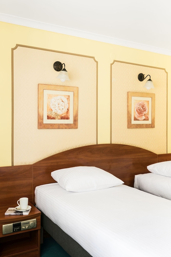 Hotel Wersal 8/27