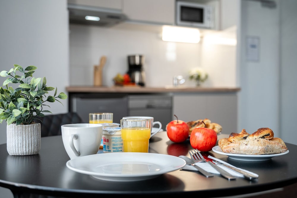 Nemea Appart Hotel Europe Velizy Villacoublay 40/50