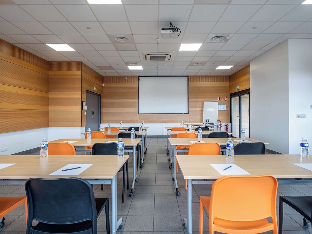 Ibis Styles Vierzon 32/44