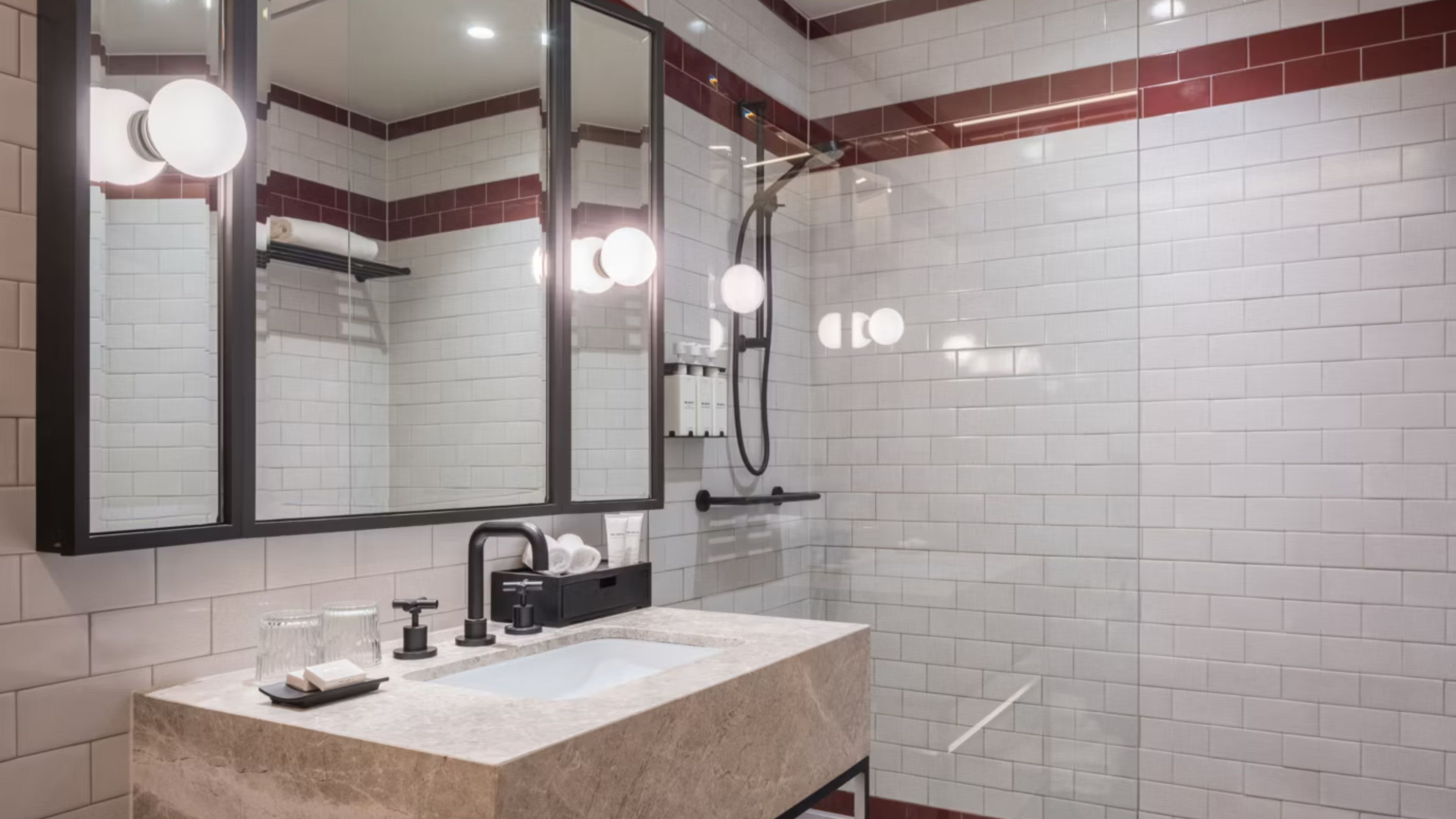 Essential, Twin Beds