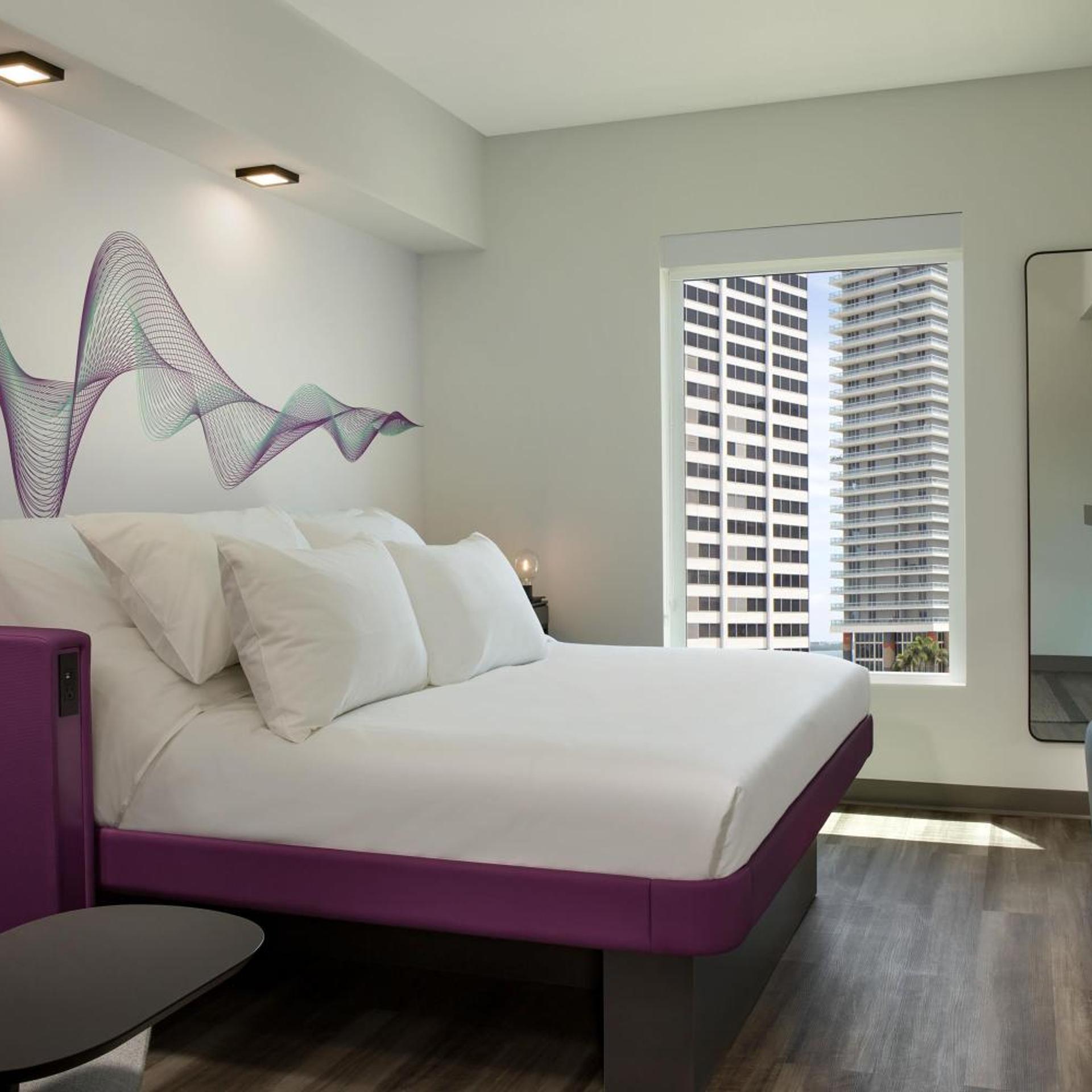 First Class, Queen Bed