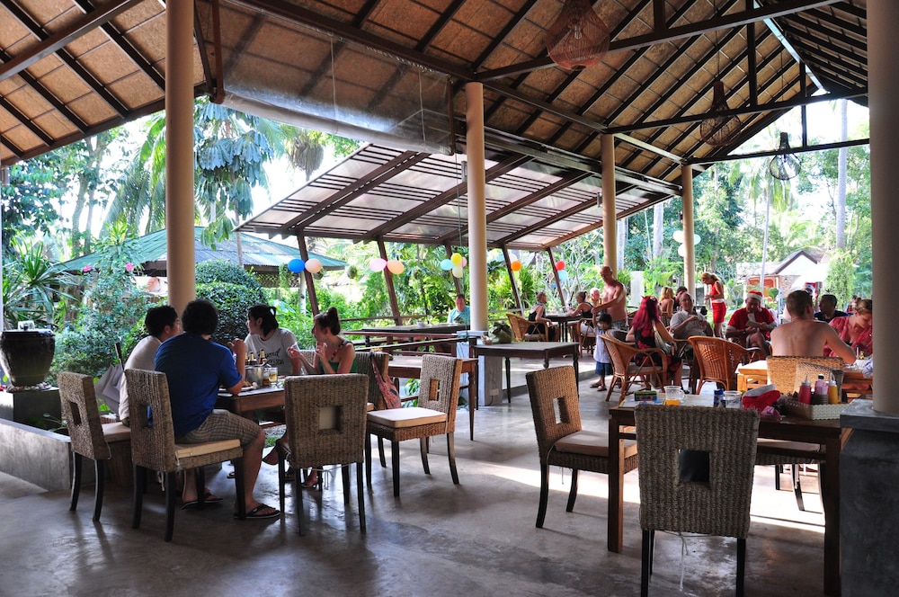 Phalarn Inn Resort 42/57