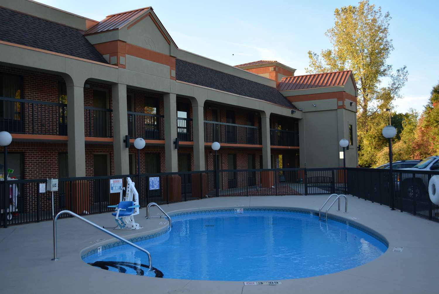 swimming pool spa
