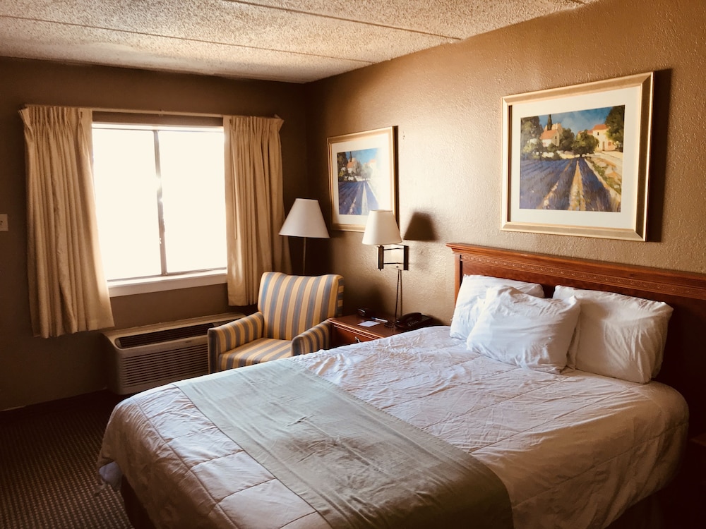 ROOM, KING BED, SMOKING
