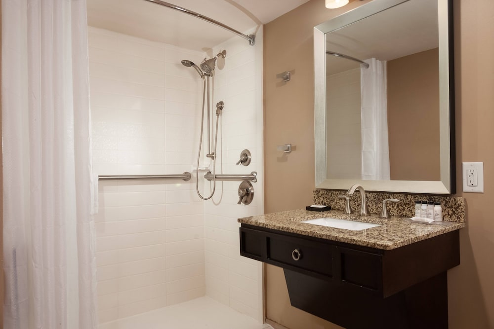 Delta Hotels By Marriott Orlando Lake Buena Vista 18/57