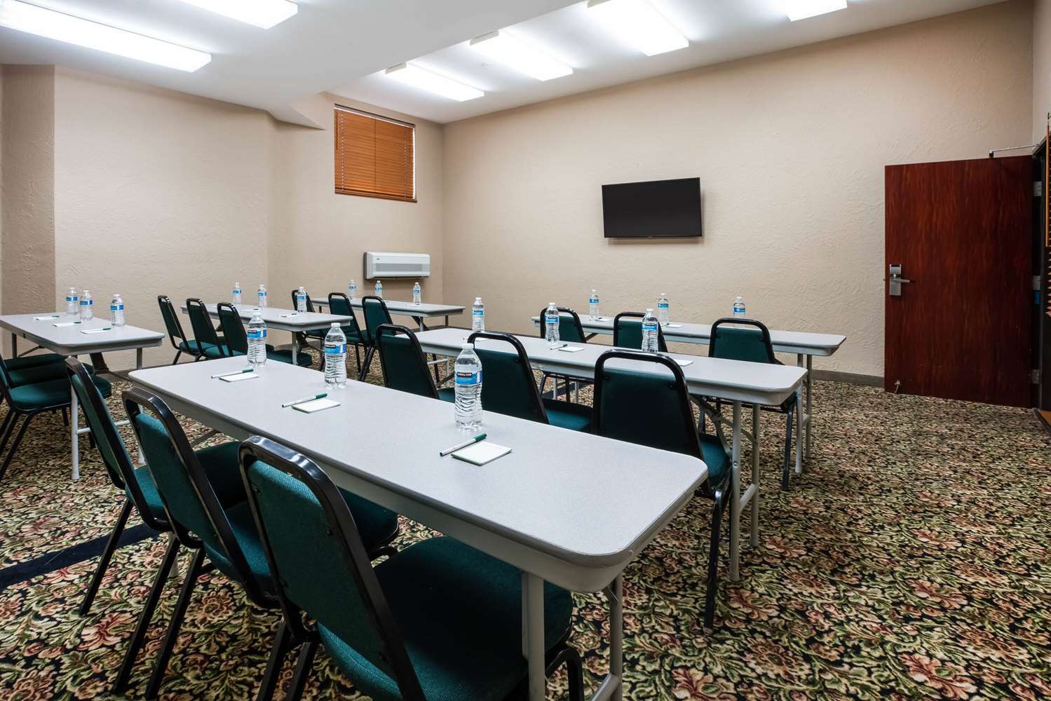 La Quinta Inn & Suites by Wyndham Portland Airport 35/43