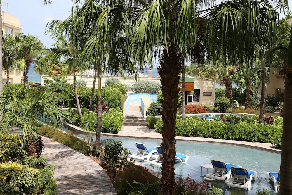 The Hamilton Beach Villas & Spa 40/50