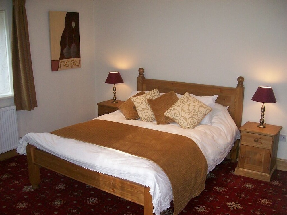 The Hunter's Lodge Inn 7/23