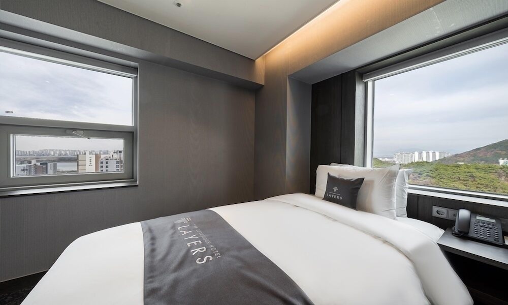 Layers Hotel Hadan 10/50