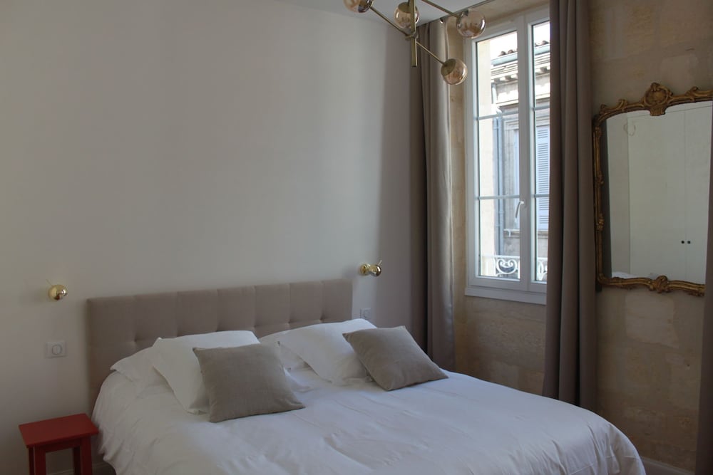 GRAND, DOUBLE BED