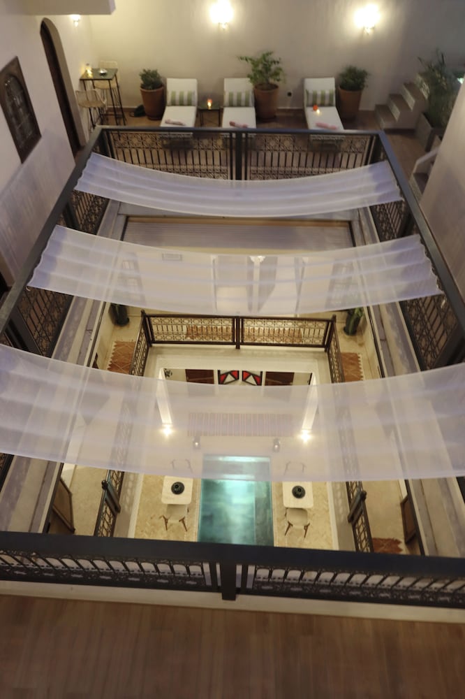 Riad Laora 2/80