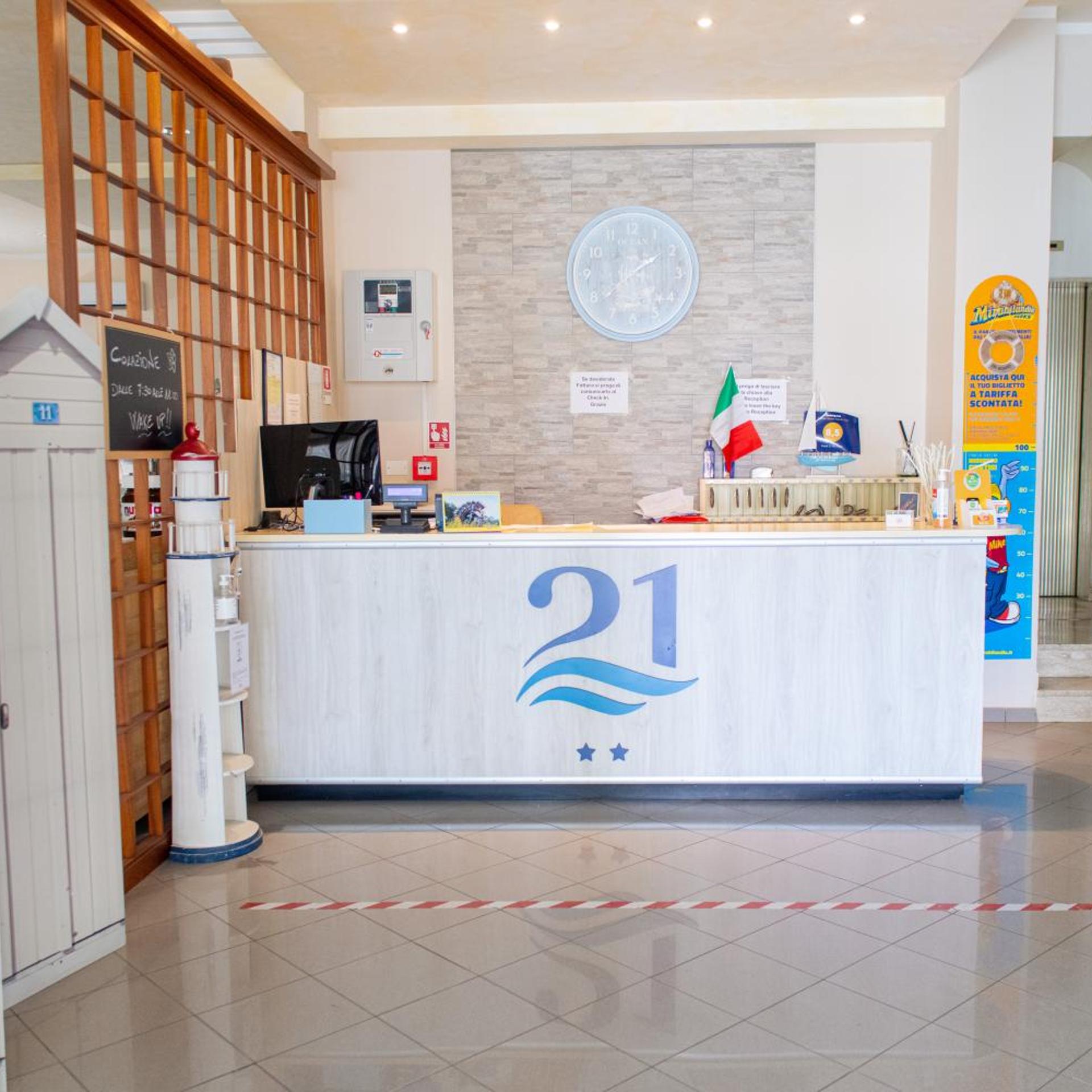 Hotel 21 11/55
