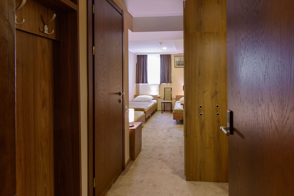 Hotel Reverence 33/35