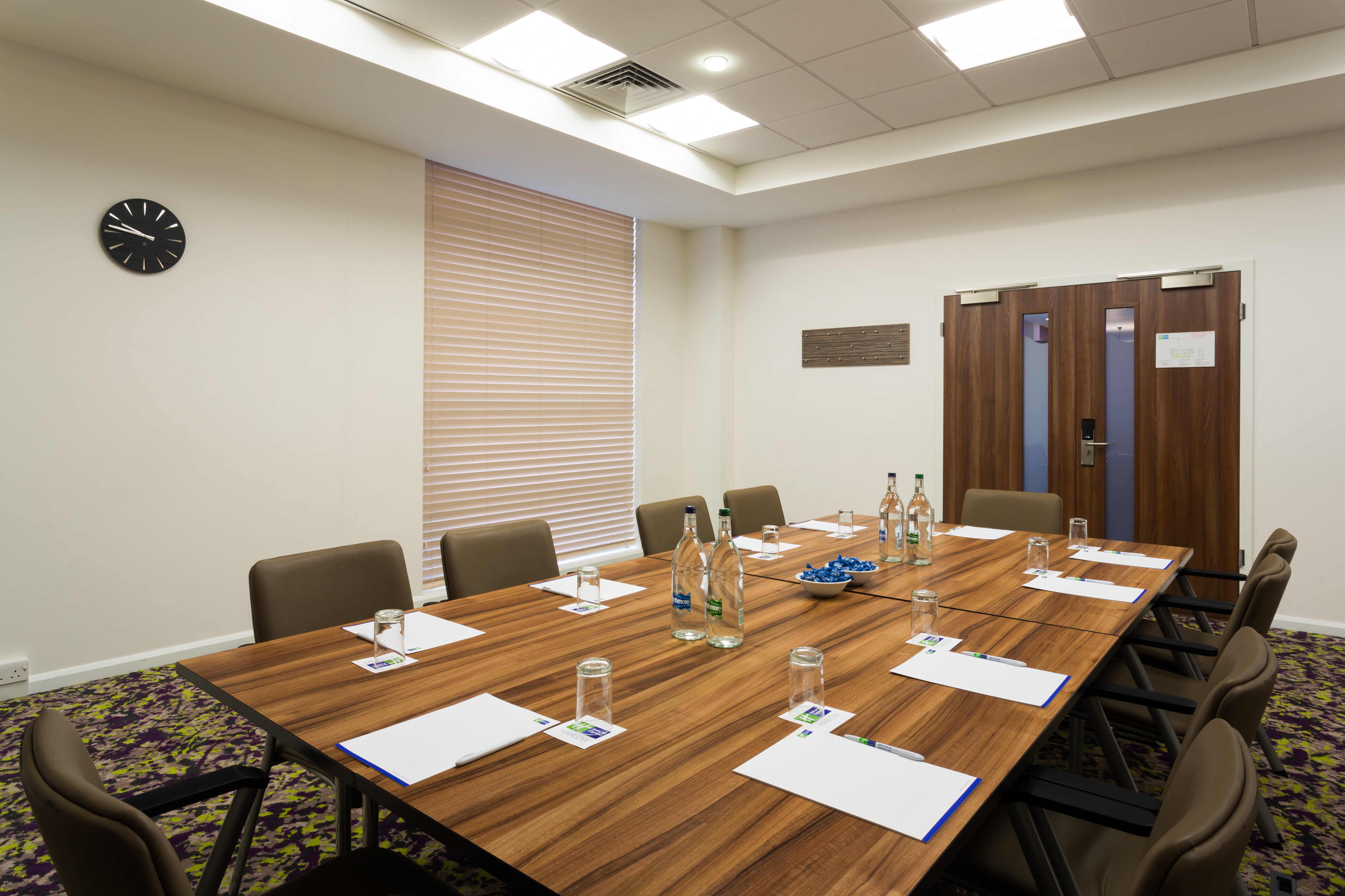 HOLIDAY INN EXPRESS HARLOW 68/74