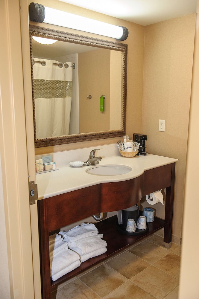 Hampton Inn Suites Brookings 10/37