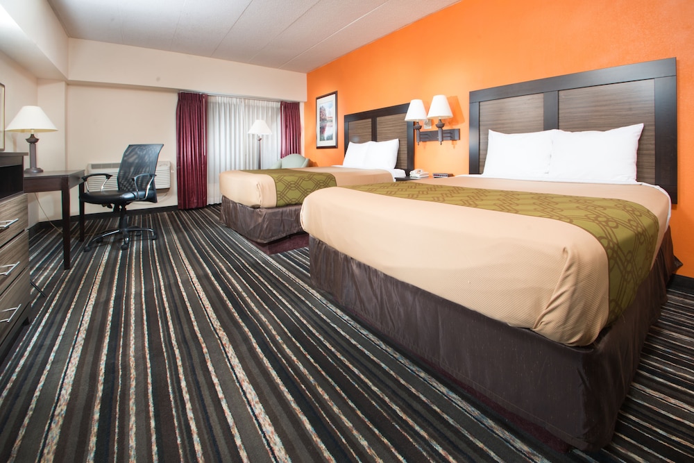Crossroads Hotel Huron Event Center 10/50