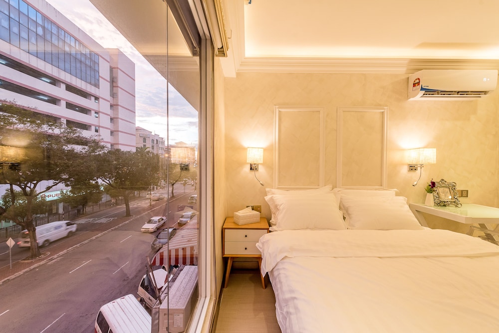 CJ Residence 16/40