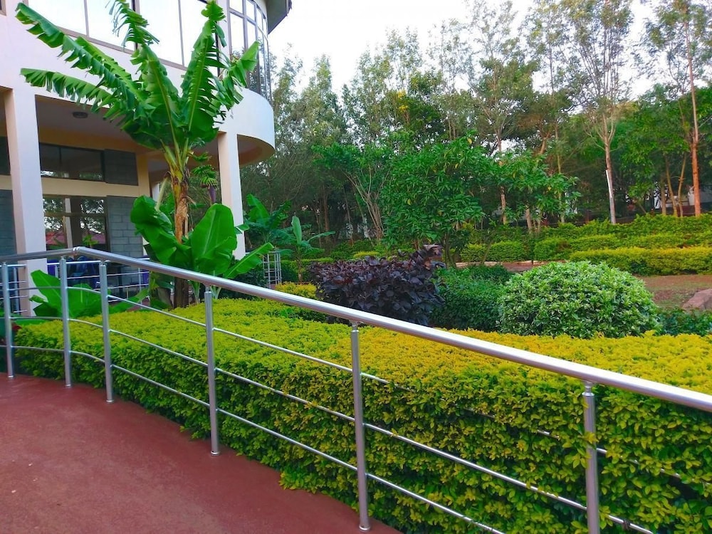 Green Hills Lodge 20/26