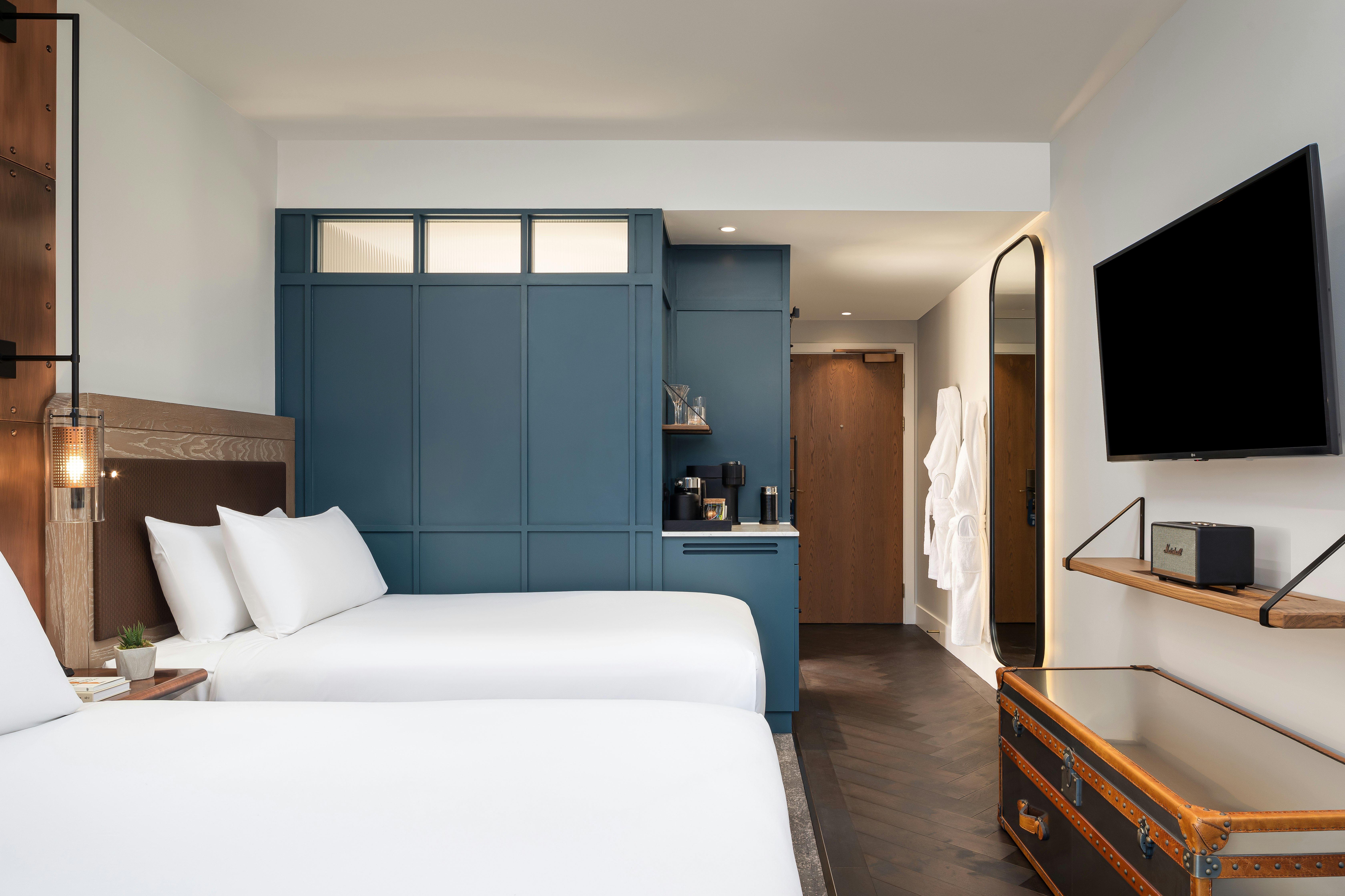 Deluxe, Twin beds