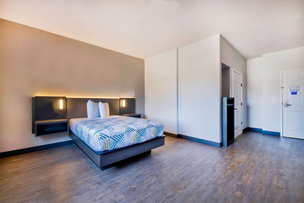 Deluxe, Double Bed