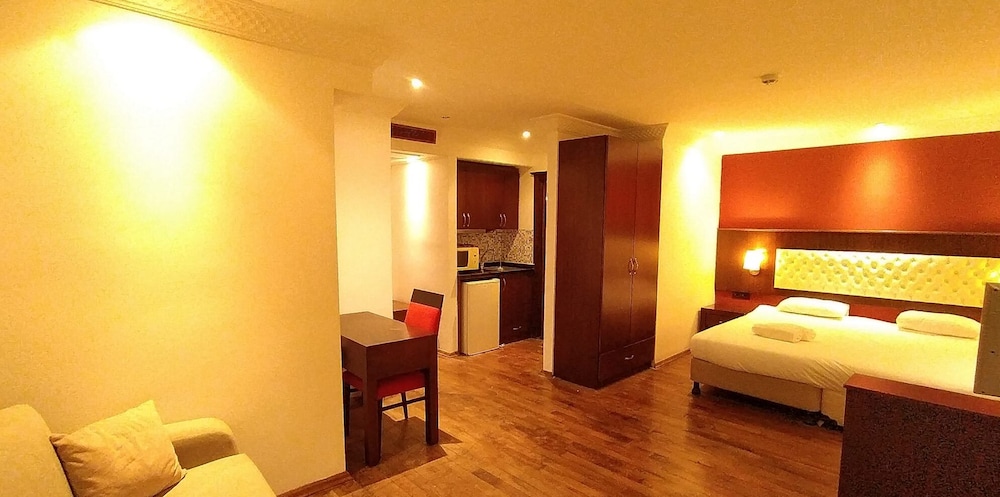 MANGANA KONAK HOTEL 24/64