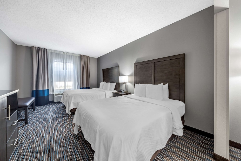 Garner Hotel Oklahoma City Quail Springs by IHG 27/71