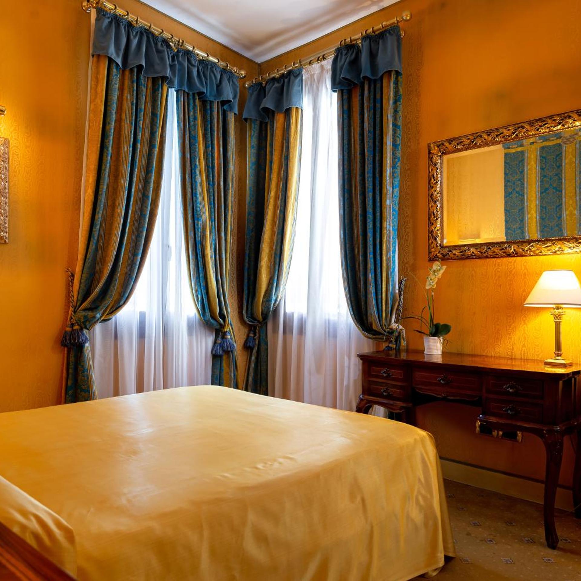 SUPERIOR, DOUBLE BED
