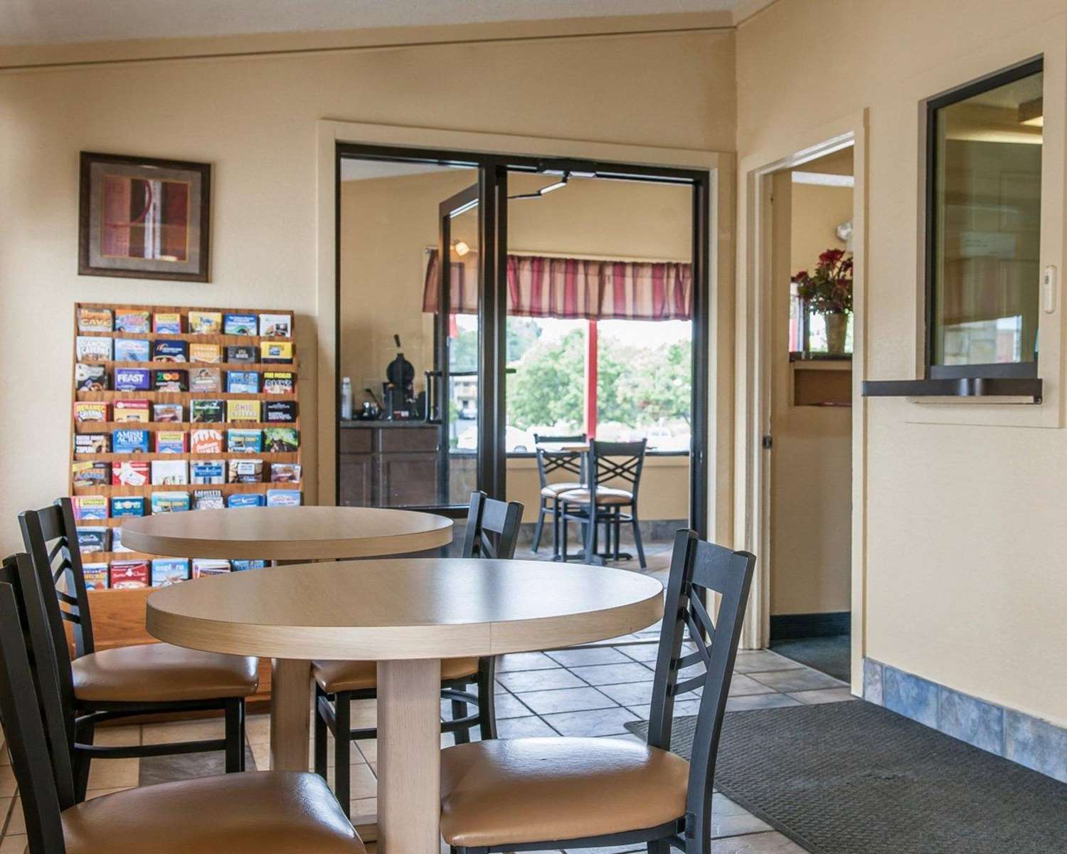 Cozy Garden Inn By OYO Hwy 40 Richmond 23/26