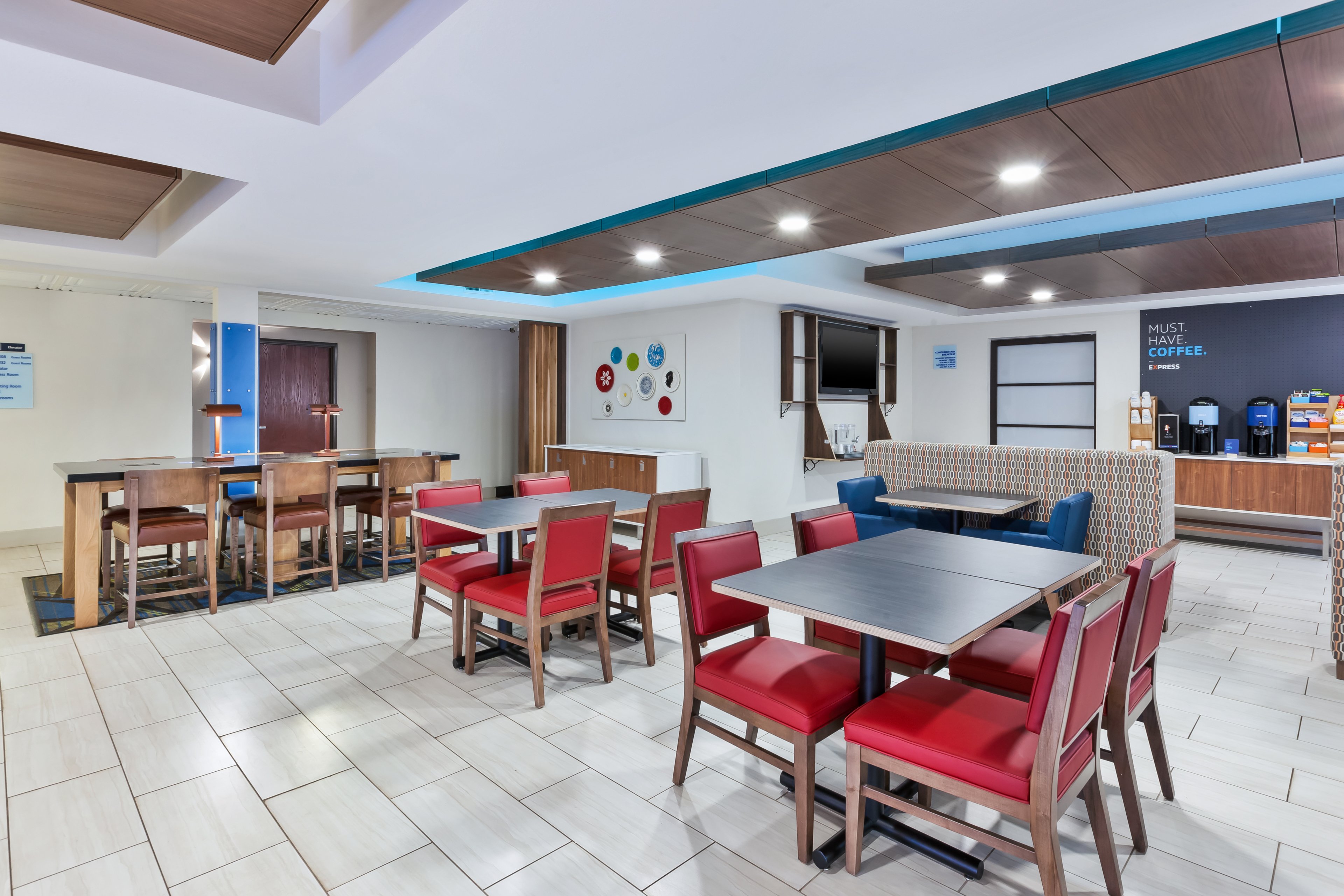 HOLIDAY INN EXPRESS HOTEL AND SUITES THREE RIVERS — 6