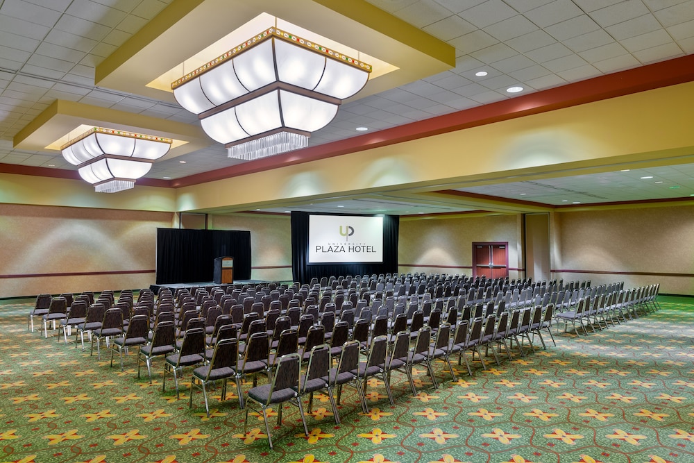 University Plaza Hotel and Convention Center Springfield 47/51