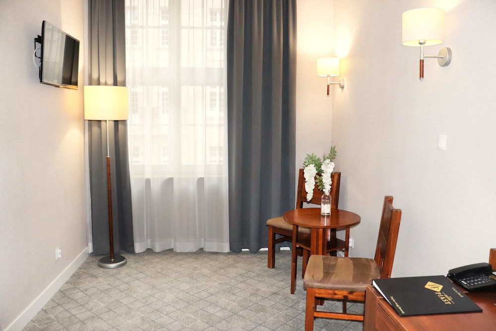 Hotel Piast 30/50