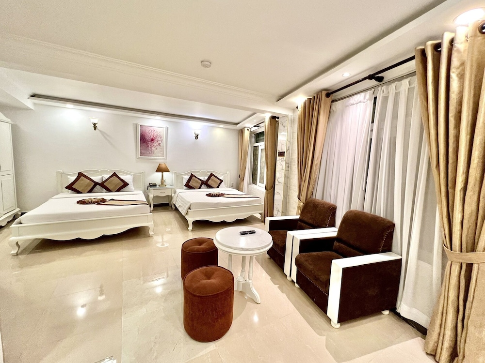 Tulip Hotel 54/69