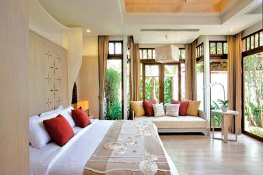 Garden Pool, King Bed, Sofa