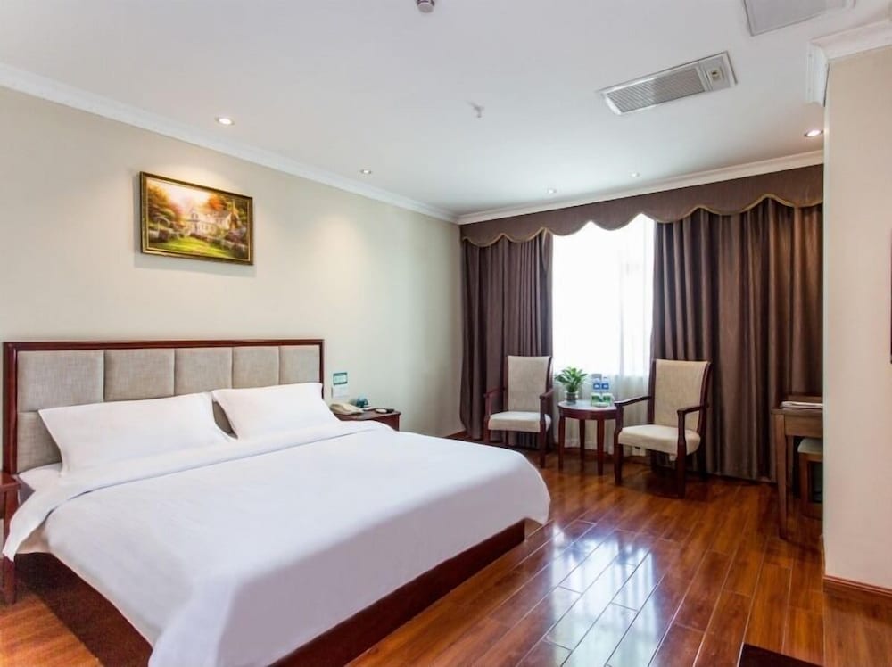 Greentree Inn Guangzhou Chimelong Paradise Yuangang Metro Station Hotel 5/26
