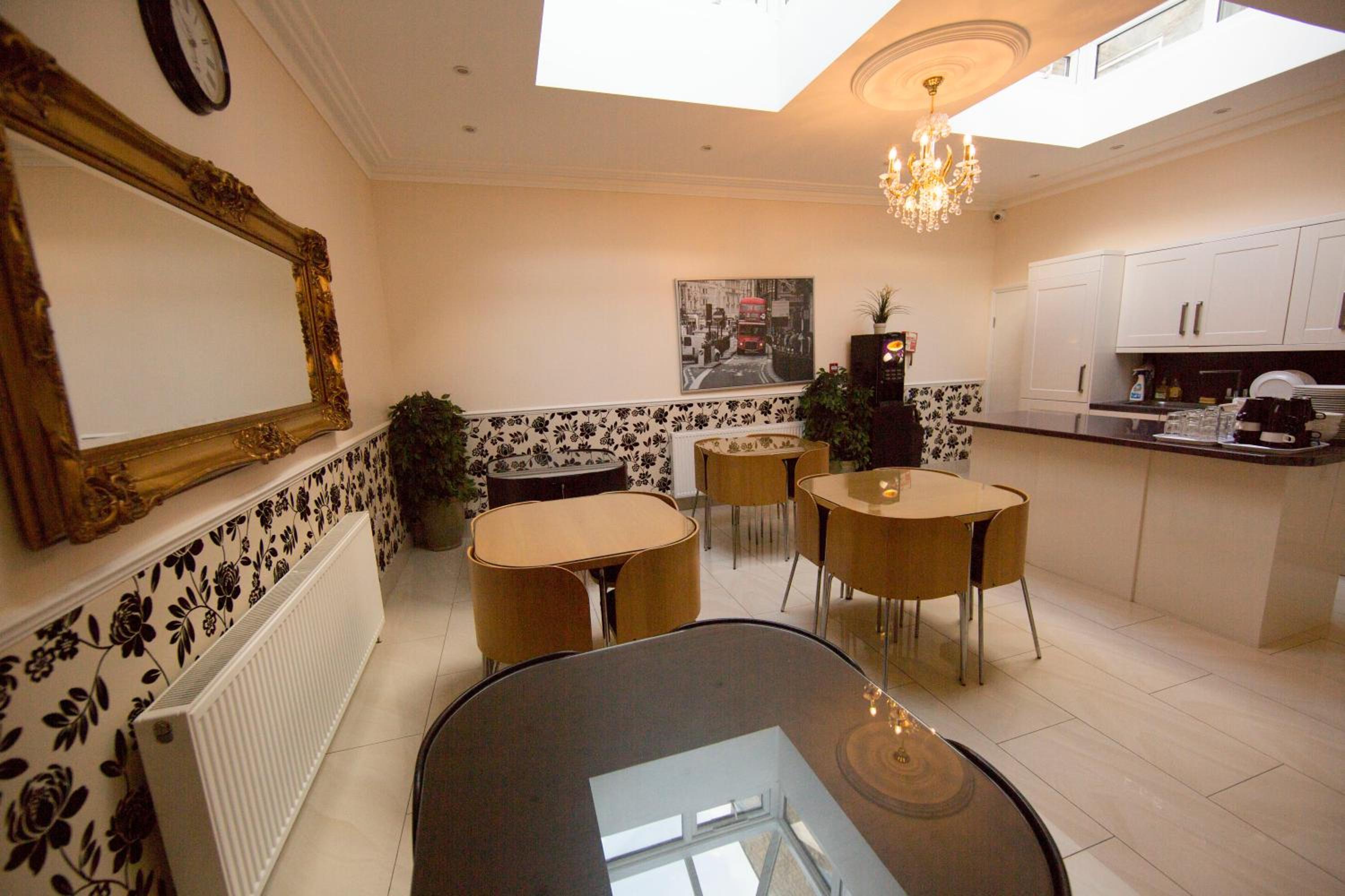 Royal London Hotel 35/50