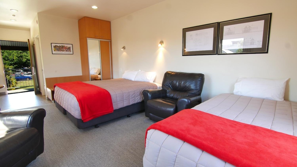 Country Glen Lodge 24/69