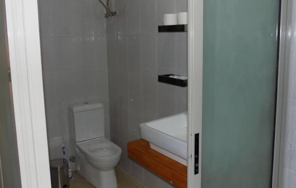 Golfview Hotel and Suites 63/63