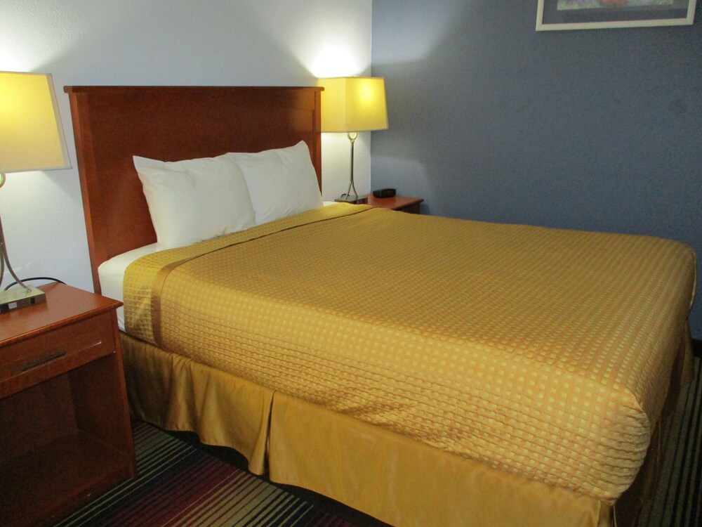 Travelodge by Wyndham Spirit Lake/Okoboji 22/53
