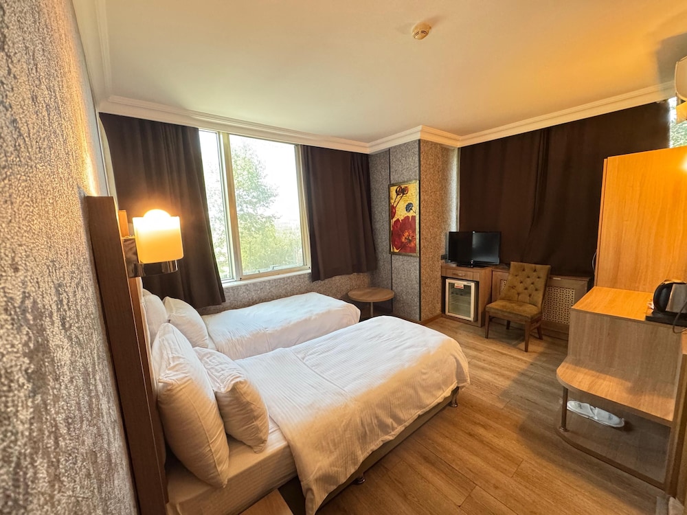 Lounge Boutique Hotel 10/50