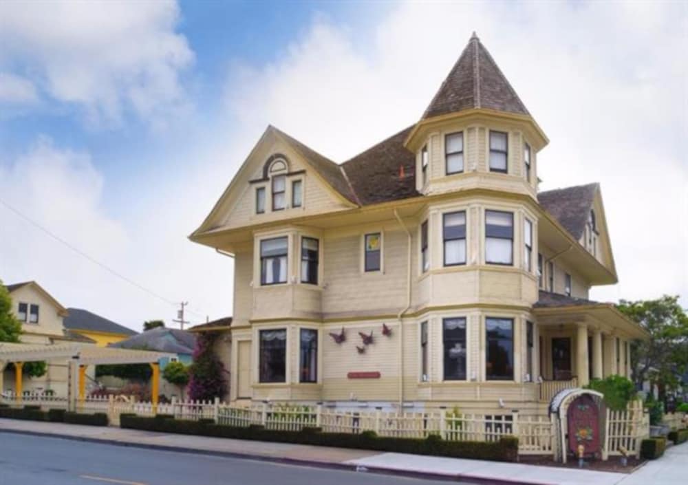 Pacific Grove Inn 2/79