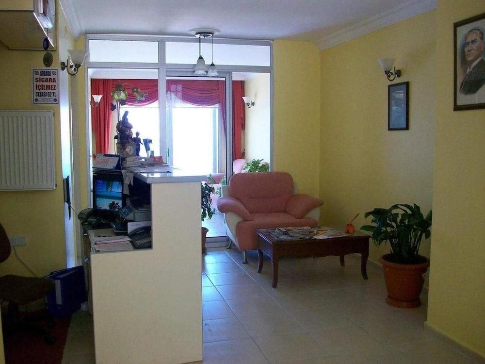 Pasifik Hotel 12/36